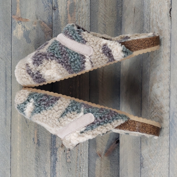 Vintage Havana Women's Ricky Camo Cozy Sherpa Mules Clogs Slippers - Picture 8 of 9